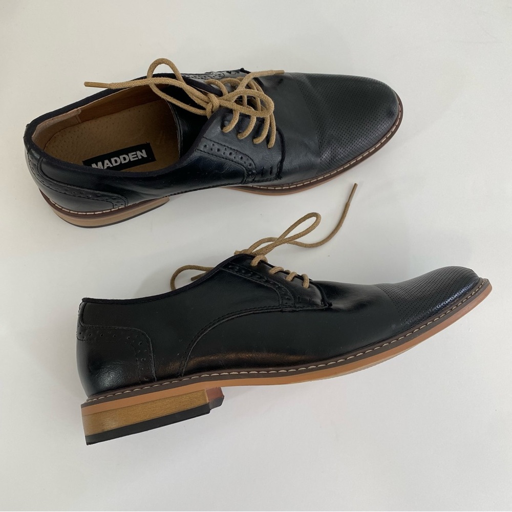 Madden Alk Oxford lace up dress shoes black with tan laces